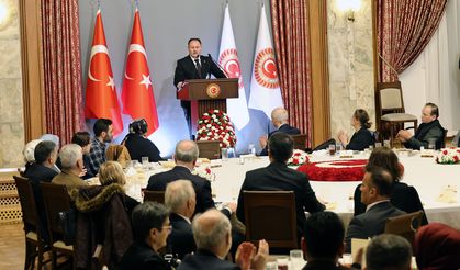 Öztürkler, Kurtulmuş’un daveti üzerine, Şehit Aileleri ve Gaziler İftar Programı’na katıldı