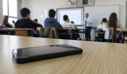 Okullarda telefon yasağı tartışması büyüyor