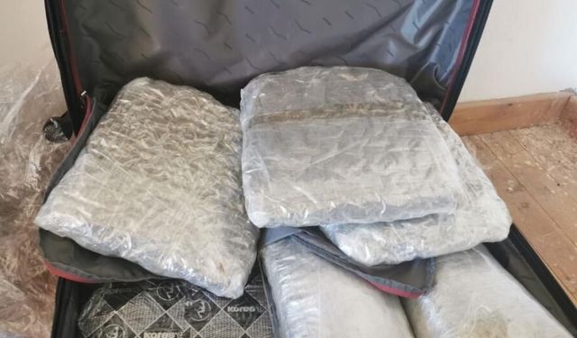 Baf Havaalanı’nda Yolcunun Valizinde 17 Kilo Uyuşturucu Madde Ele Geçirildi