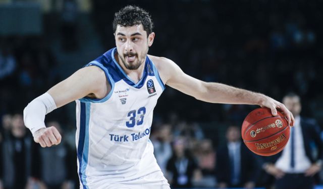 Anadolu Efes'te ameliyat edilen Erkan Yılmaz, 3 ay sahalardan uzak kalacak