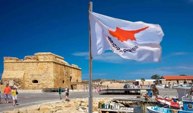 Kıbrıslı Rumların çoğunluğu AB üyeliğinden memnun