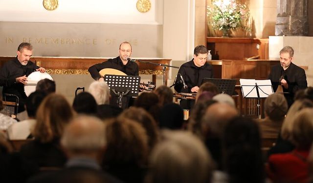 Yunus Emre Enstitüsü, Londra'da Dede Efendi Türk Sanat Müziği Konseri ile Tarihi Kiliseyi Büyüledi