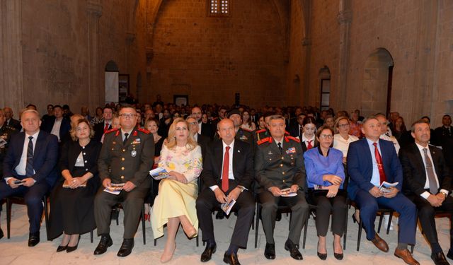 Cumhurbaşkanı Tatar ve eşi Sibel Tatar GKK Bandosu konserini izledi