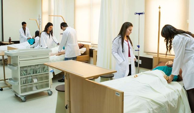İngilizce Hemşirelik Programı burs kapsamına alındı