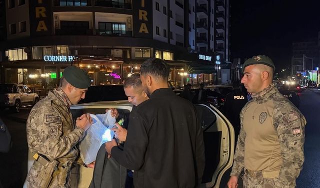 Ülke genelindeki asayiş ve trafik denetimlerinde, 59 kişi hakkında tutuklama