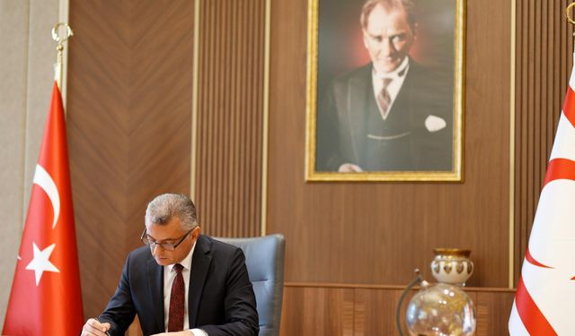 Erhürman: “Büyük liderin manevi şahsiyeti huzurunda söz veriyoruz: Hep birlikte daha çok çalışacağız”