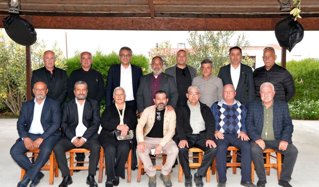 Cumhurbaşkanı Erhürman Güzelyurt'ta muhtarlarla buluştu