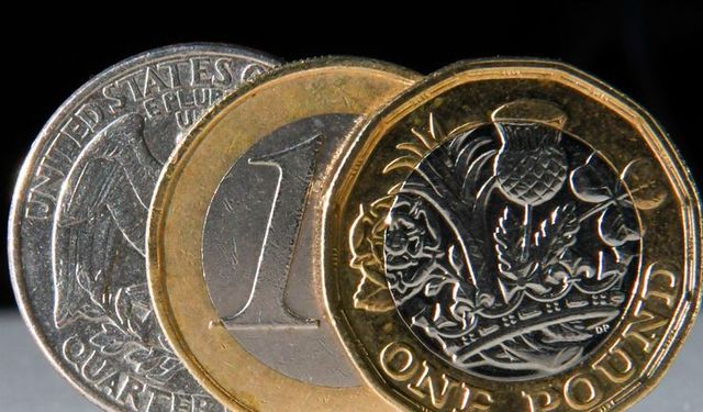 Euro 50,15 TL, sterlin 57,20 TL, dolar 42,75 TL’den işlem görüyor