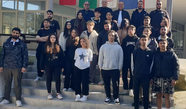 Ataoğlu, Demokrat Parti Lefkoşa Gençlik Kolları’nın kampını ziyaret etti