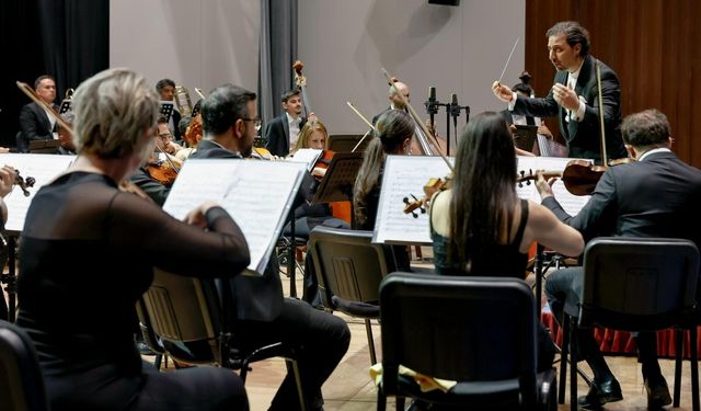 Cumhurbaşkanlığı Senfoni Orkestrası'nın 8 Mart Dünya Kadınlar Günü Konseri yoğun katılımla gerçekleşti