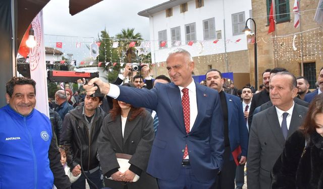 Ataoğlu ve Ersoy Selimiye Camii ile Ramazan Sokağı’nı ziyaret etti