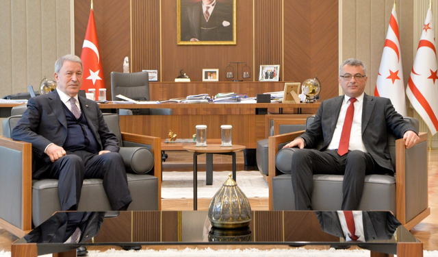 Cumhurbaşkanı Tufan Erhürman, TBMM Milli Savunma Komisyonu Başkanı Hulusi Akar’ı kabul etti