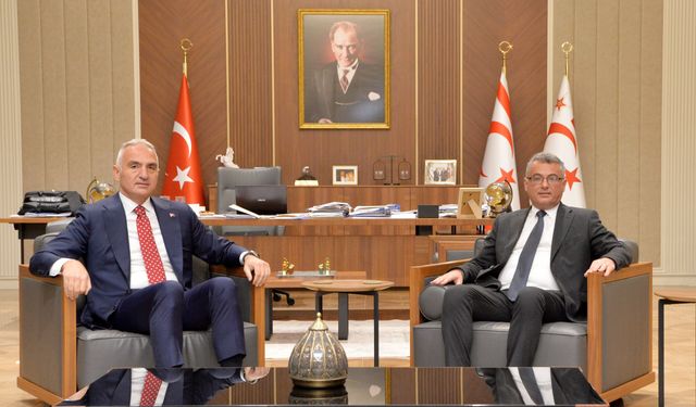 Erhürman, Türkiye Cumhuriyeti Turizm ve Kültür Bakanı Mehmet Nuri Ersoy'u kabul etti