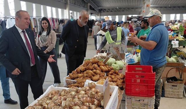 Ataoğlu, İskele Cuma Pazarı’nda vatandaş ve esnafla buluştu