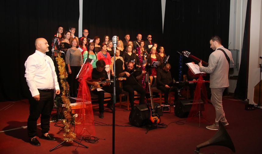 Şef Ziya Başkal öncülüğündeki koro, dinleyenlere unutulmaz bir gece yaşattı