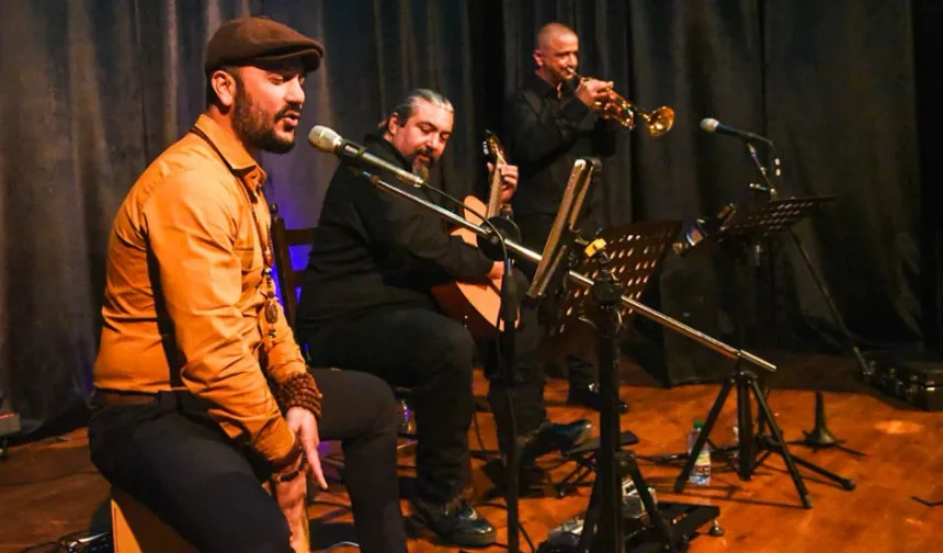 Lefkoşa Belediye Orkestrası, Latin Trio Yeni Yıla Merhaba konseri düzenledi