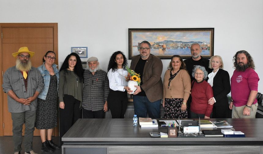 Girne Belediye Başkanı Murat Şenkul, Girne Tiyatro-Su Ekibini Ağırladı
