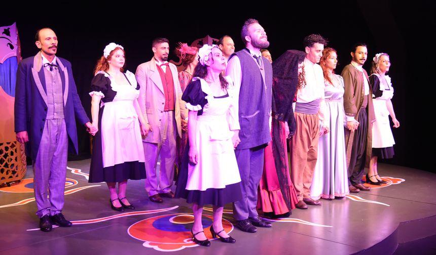 20.Kıbrıs Tiyatro Festivali’nde "Tartüf24" oyunu sahnelendi