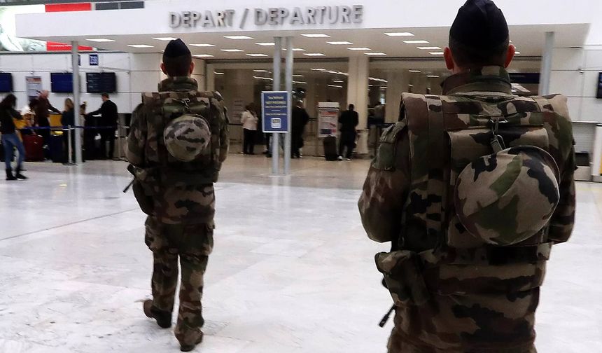 Fransa'da havalimanında bomba alarmı: Basel-Mulhouse Havalimanı kapatıldı