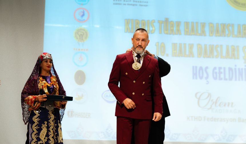 Özlem Kadirağa, Anadolu Folklor Vakfı Üstün Hizmet Ödülü Altın Madalyası'na layık görüldü