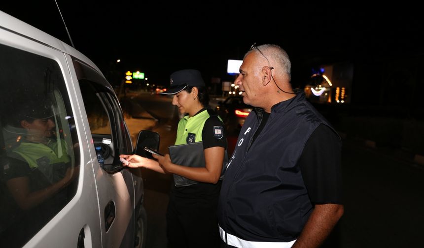 Ülke genelindeki denetimlerde bin 907 sürücü kontrol edildi: 2 tutuklu