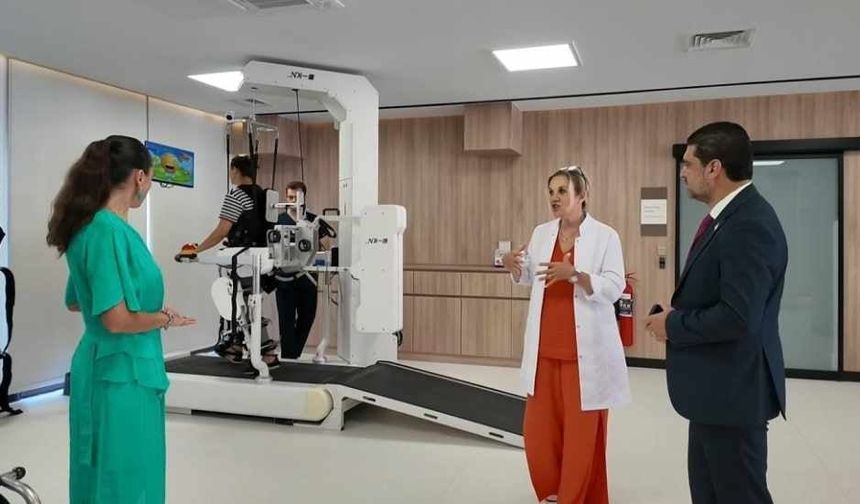 Kıbrıs’ın en donanımlı Robotik Rehabilitasyon Merkezi Yeniboğaziçi’nde açıldı