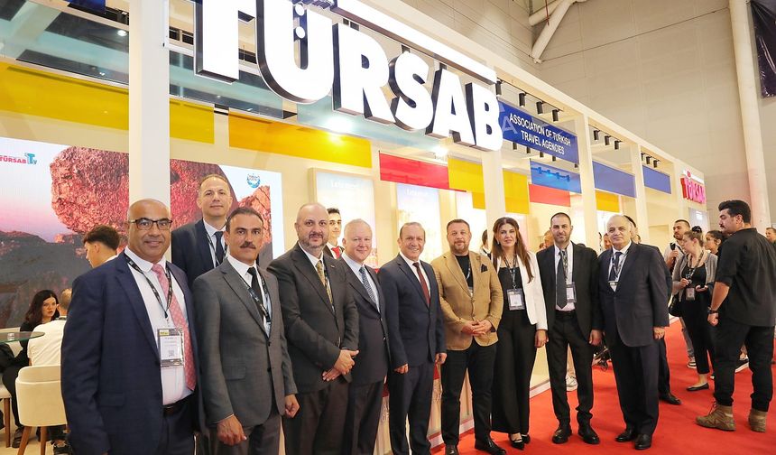 Ataoğlu, İstanbul Turizm Fuarı’nda TÜRSAB standını ziyaret etti