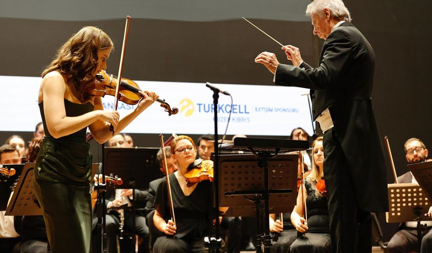 KKTC Cumhurbaşkanlığı Senfoni Orkestrası 10. Yıl Konseri yoğun katılımla gerçekleştirildi