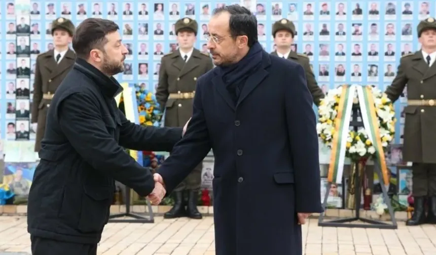 Hristodulidis, Kiev’de Zelenski ile görüştü