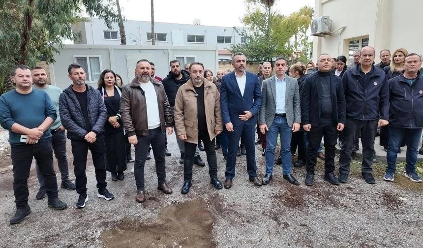 Kamuda yetkilii 3 sendika bugün İskele ve Gazimağusa Vergi Daireleri'nde greve gidiyor