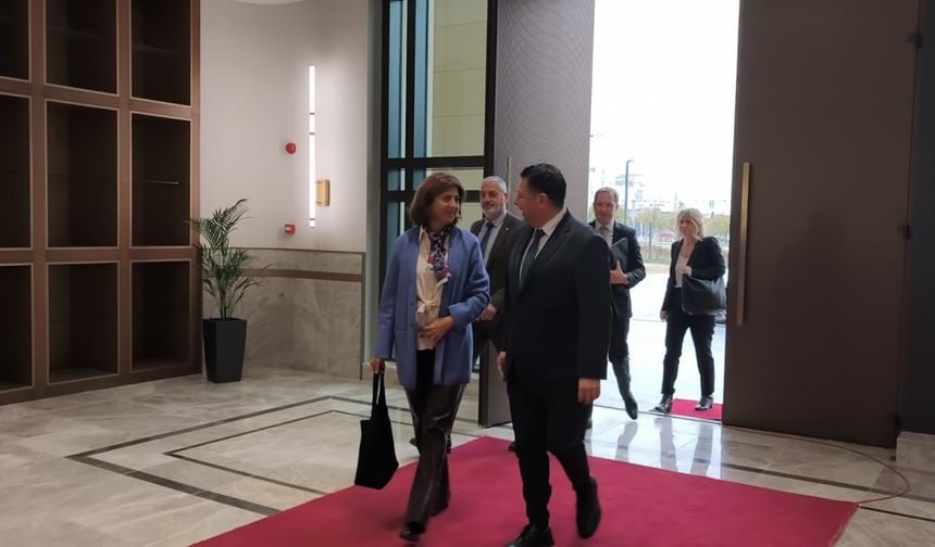 Holguin, Erhürman ile görüşmek üzere Cumhurbaşkanlığına geldi