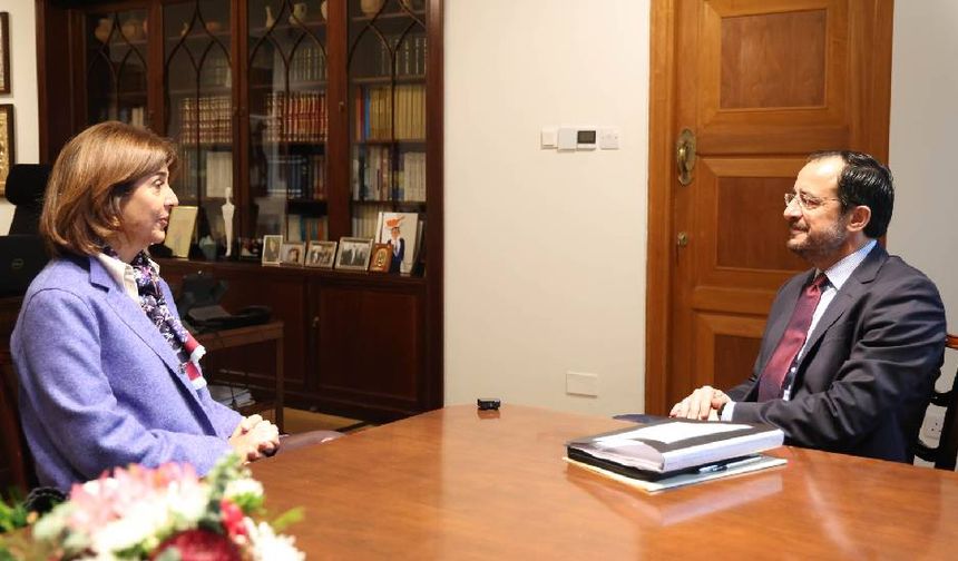 Holguin, Hristodulidis ile bir araya geldi