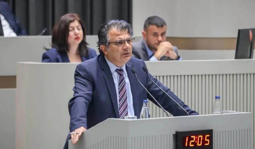 Akansoy’dan Erturğruloğlu’na “Özgürgün” hatırlatması