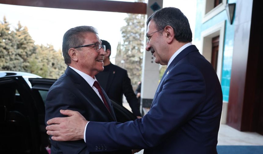 Başbakan Üstel: Kıbrıs Türkü yalnız değil