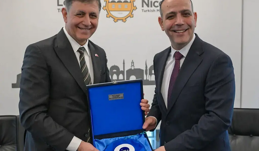 Harmancı, İzmir Büyükşehir Belediye Başkanı Tugay ile bir araya geldi