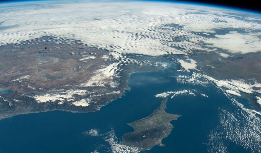 İngiltere ve AB üyesi bazı ülkelerin Doğu Akdeniz ile Güney Kıbrıs’a askeri sevkiyatları sürüyor