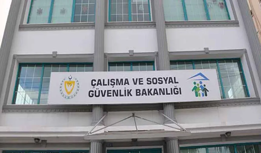 Çalışma Bakanlığı'ndan duyuru: Beş ve üzeri çalışanı olan işyerlerine banka ödeme zorunluluğu getirildi