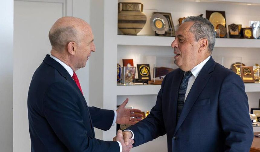 İngiltere Savunma Bakanı John Healey Güney Kıbrıs’ta