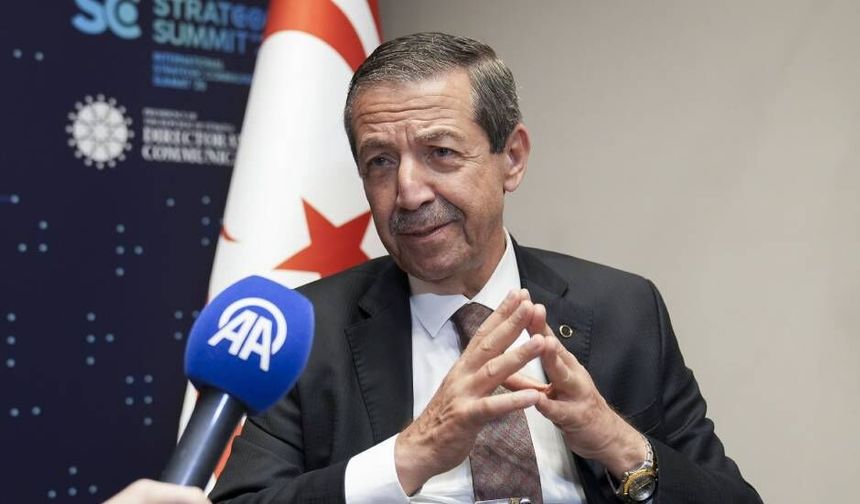 Ertuğruloğlu’ndan Güney Kıbrıs’a: Rüya görmeye devam edebilirler