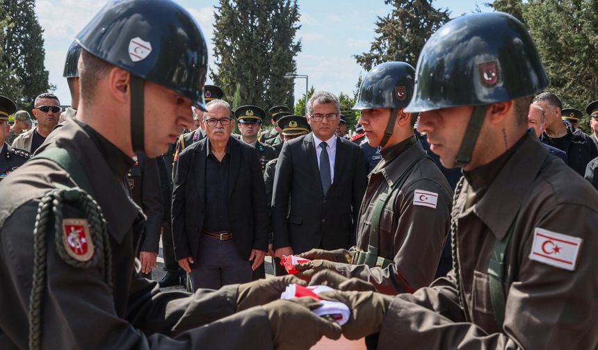 Şehit Reşat Ahmet askeri törenle defnedildiCumhurbaşkanı Tufan Erhürman, Kayıp Şahıslar Komitesi tarafından Larnaka’nın