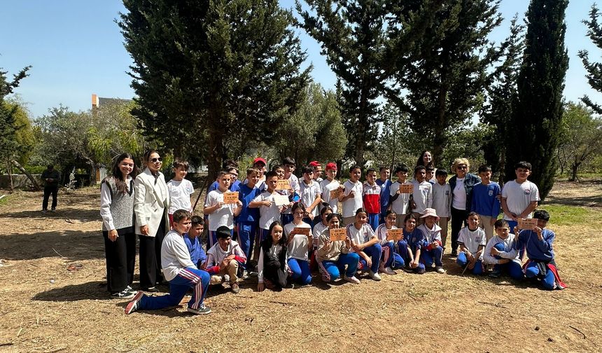 Öğrenciler hem öğrendi hem doğaya katkı sundu