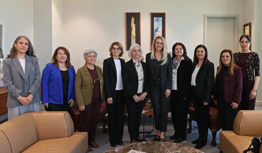 Nilden Bektaş Erhürman, Kıbrıs Kadın Öyküleri Derneği ile bir araya geldi