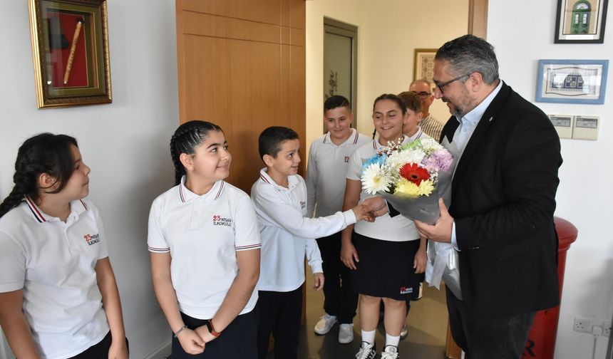 Girne’de Miniklerden belediye başkanı Şenkul'a proje önerileri