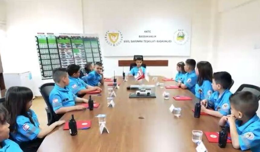 Öğrenciler, Sivil Savunma Teşkilat Başkanlığı’nı ziyaret etti