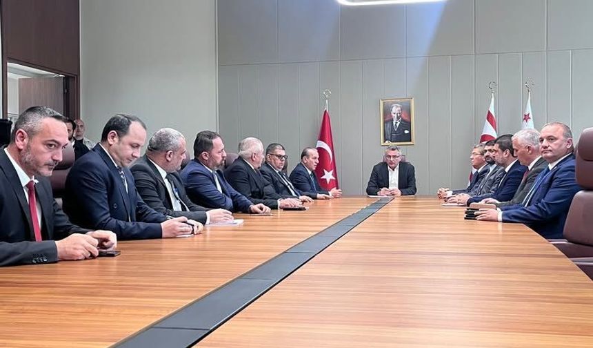 Ünal Üstel ve tüm Bakanlar, Cumhurbaşkanlığı'nda Erhürman ile görüşüyor