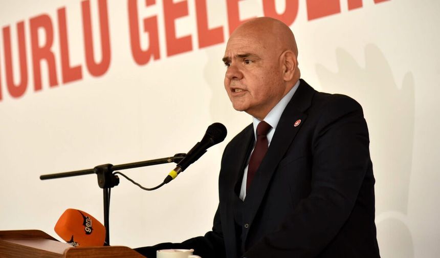 Özkunt, siyasete veda etti