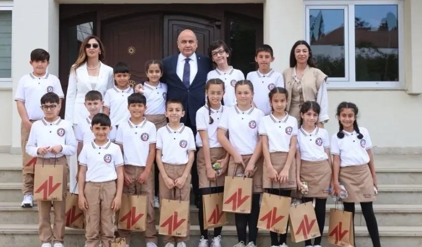 Ali Murat Başçeri, öğrencileri kabul etti: Sizler, büyük Türk milletinin birer ferdisininiz