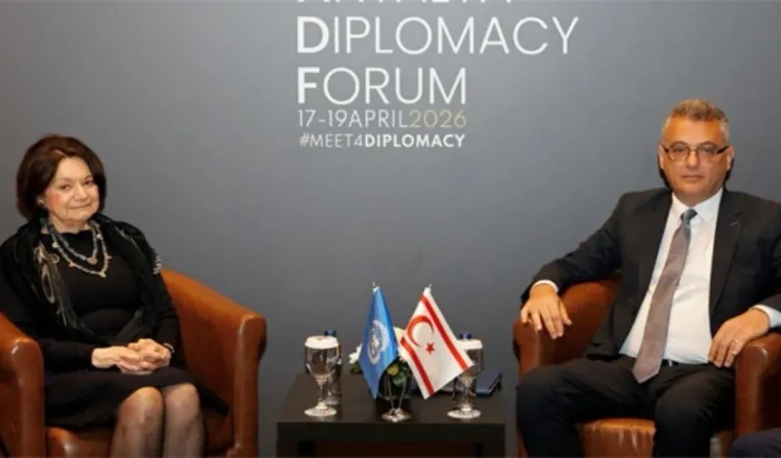 Erhürman-Dicarlo görüşmesinde yer alan KKTC bayrağı Rum tarafının tepkisine neden oldu