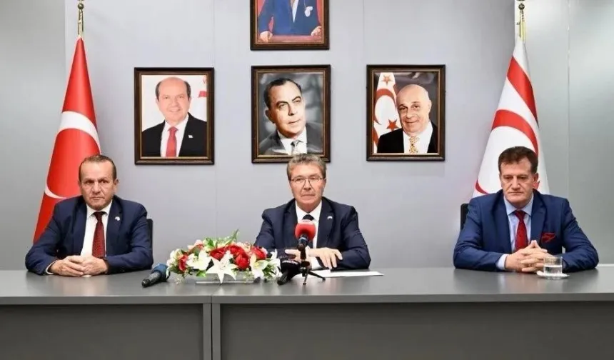 Başbakan Üstel ve ortakları öğle saatlerinde Ankara'ya gidecek