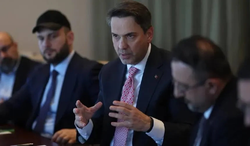 Alparslan Bayraktar: KKTC’ye doğal gaz boru hattı için çalışma yürütülüyor